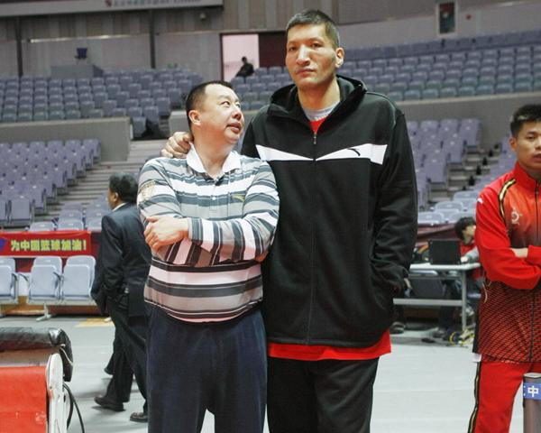 每体：拉菲尼亚对身边人表态，不拿到欧冠就不离开巴萨（每体：拉菲尼亚告知身边人，未夺欧冠前不考虑离开巴萨）